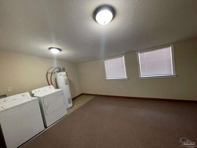 Foto del edificio - 4325 Rice Rd