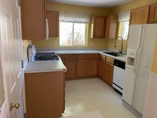 Building Photo - Lovely Freeland Home with Secret Garden an...