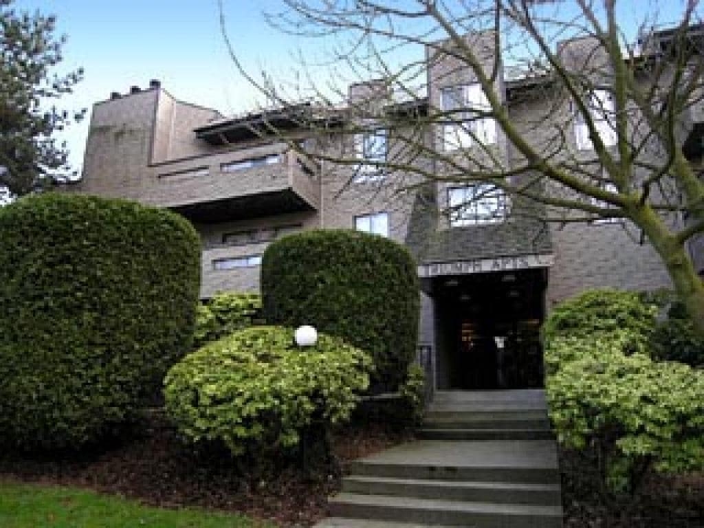 Primary Photo - Triumph Apartments