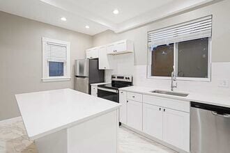 Building Photo - 381 Adams St