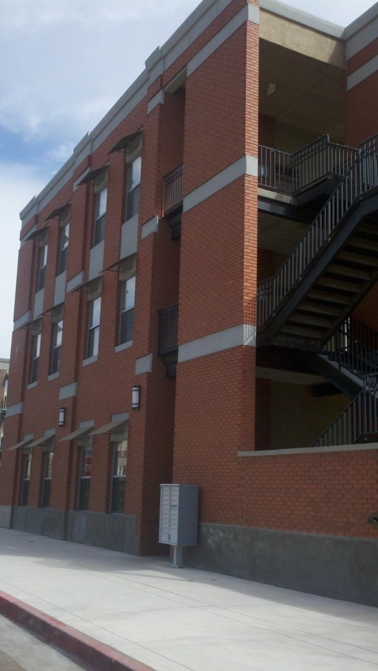 Building Photo - 400 Central Ave SE