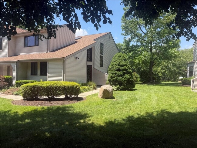 Building Photo - 15 Lakeridge Dr