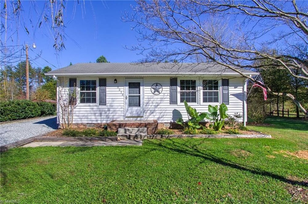 Primary Photo - 8214 Spotswood Rd, Summerfield, NC 27358