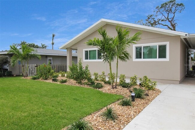 Building Photo - 5824 Wildwood Ave