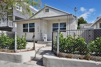 Building Photo - 1411 SW 3rd St