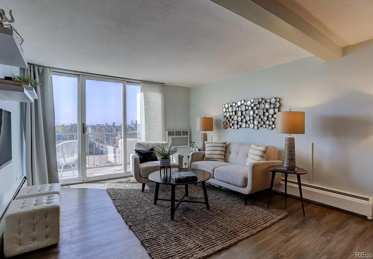 Foto principal - 799 Dahlia St