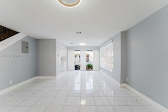 Building Photo - 2570 Coral Springs Dr