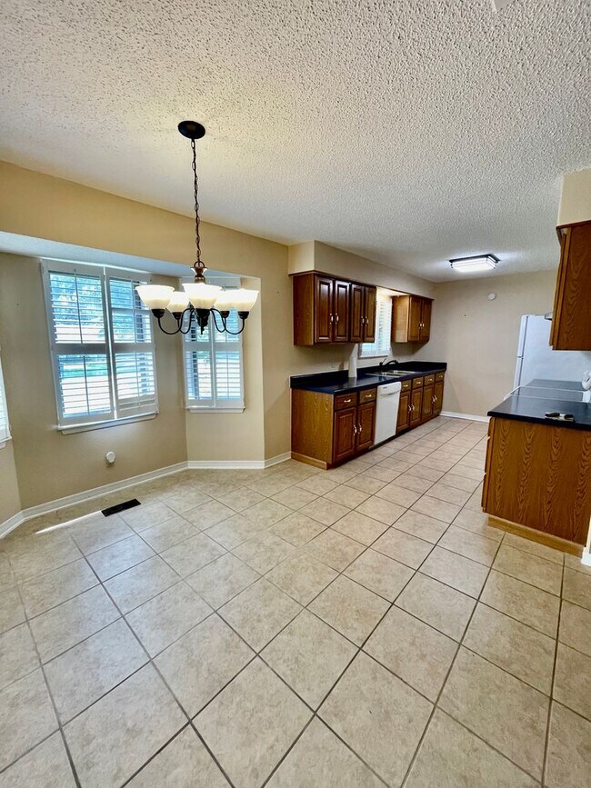 Foto del edificio - Charming Rental in Broken Arrow 3BD 2BA 2 ...