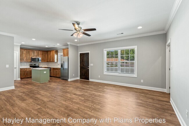 Building Photo - 4 br, 4.5 bath House - 928 Logan Court