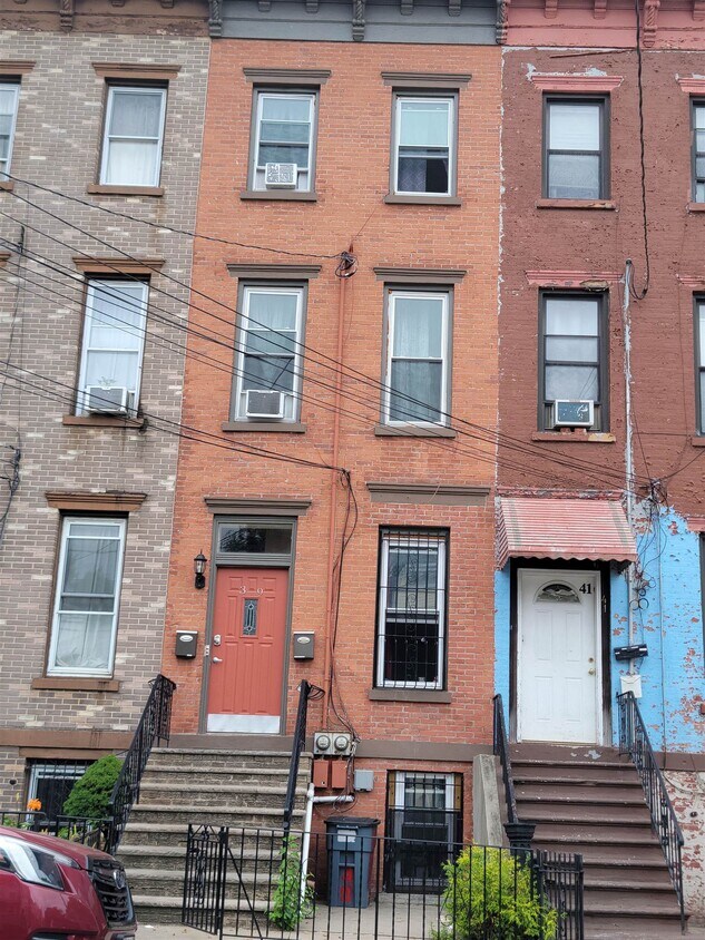 39 Belmont Ave Unit 1, Jersey City, NJ 07304 Room for Rent in Jersey City, NJ