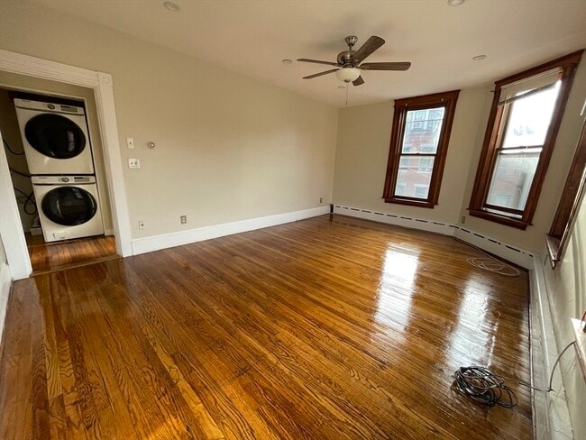 Building Photo - 338 K St