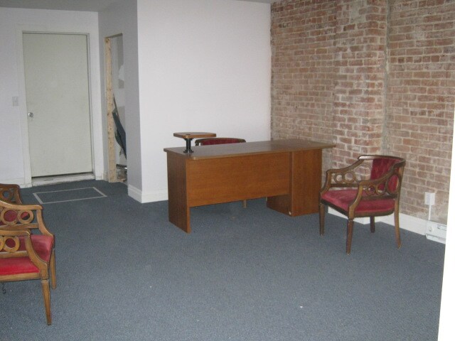 Foto del diseño de interior - 451 W Main St