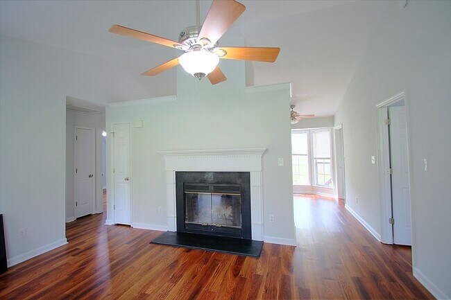 Building Photo - Cozy 3 Bedroom 2 Bath Bungalow in E. Durham!