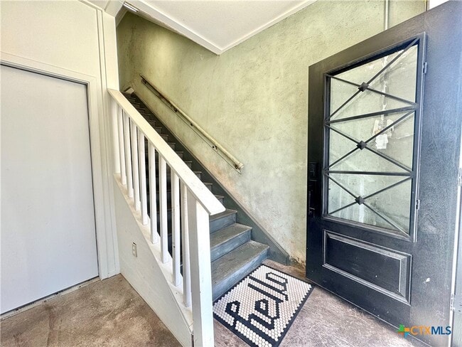 Foto del edificio - 123 W May St