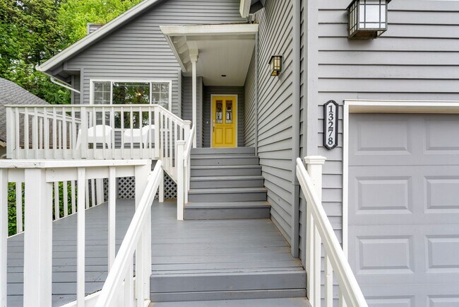 Foto del edificio - Private Retreat Backing to Trails in the Heart of Lake Oswego