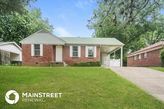 Building Photo - 3045 Beauchamp Dr