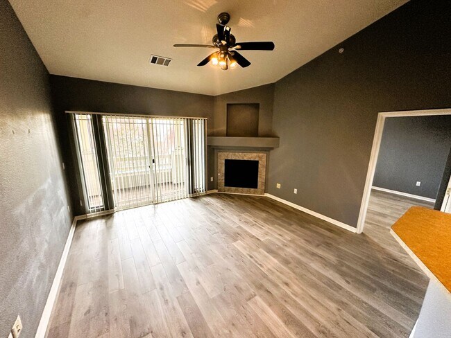 Foto del edificio - Deer Creek Condo (Available Immediately)