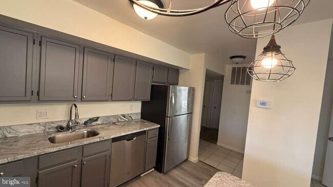 Foto del edificio - 8103 Greenspring Way