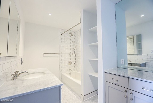 Foto del edificio - 200 E 82nd St