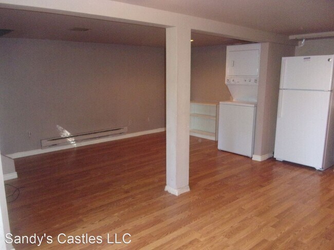 Building Photo - 1 br, 1 bath House - 659 1/2 Elm Street