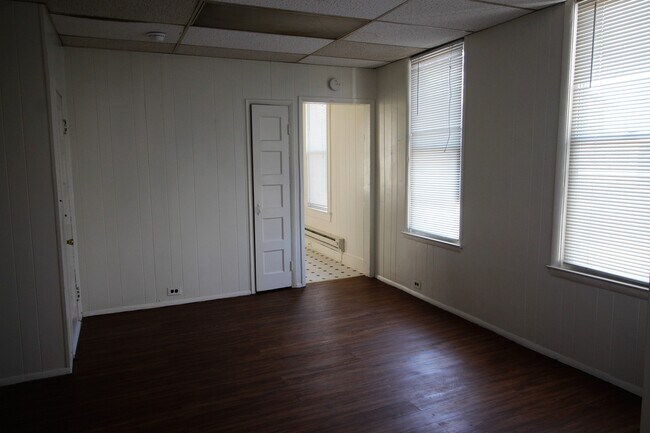 Foto del edificio - 6901-6903 Belair Rd