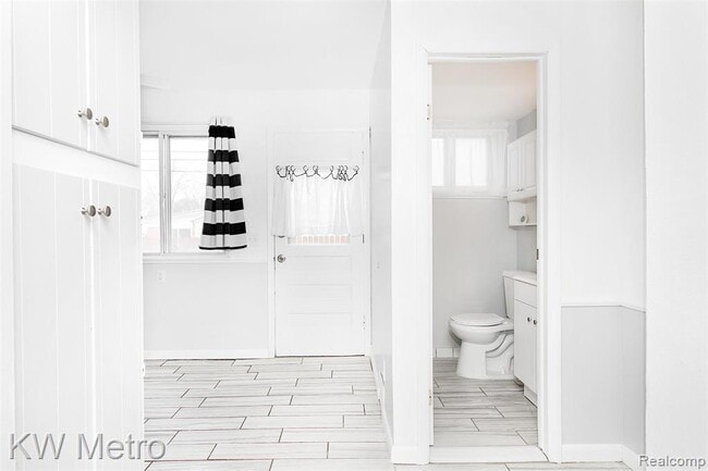 Building Photo - 29166 Tessmer Ct