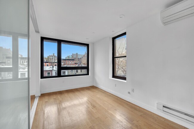 Foto del edificio - East 117th Street