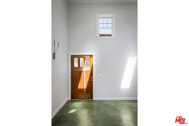 Foto del edificio - 2358 W 20th St