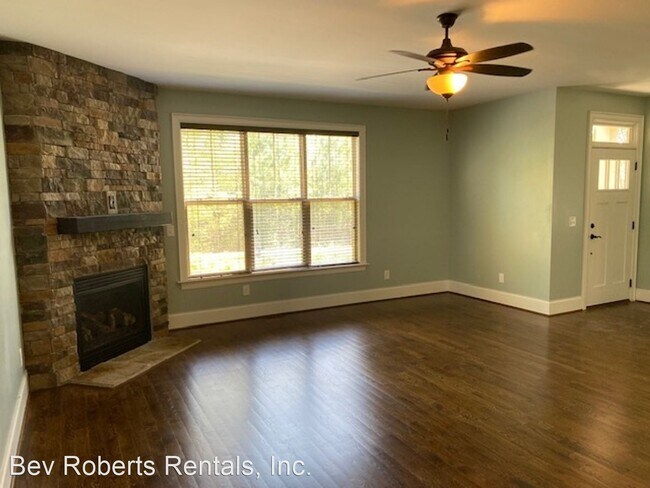 Building Photo - 5 br, 4.5 bath House - 1352 Legendary Lane