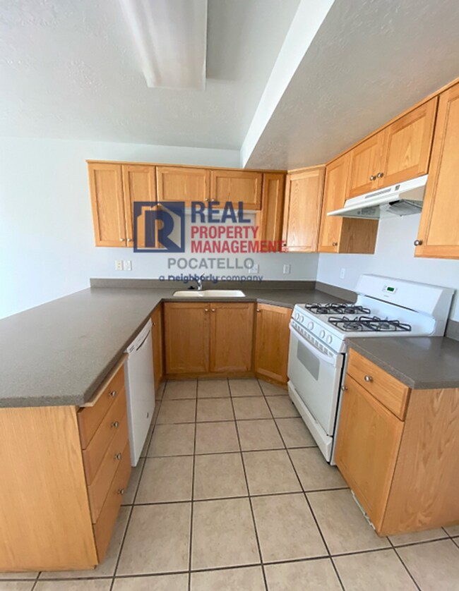 Foto del edificio - MOVE IN SPECIAL - 2 Bed 1.5 Bath Town Home - 1 Car garage