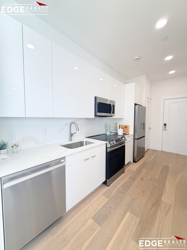 Building Photo - 58 Hichborn St