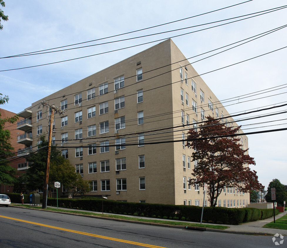 Building Photo - The Imperial