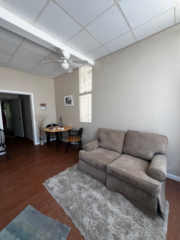 Building Photo - 306 Marble St
