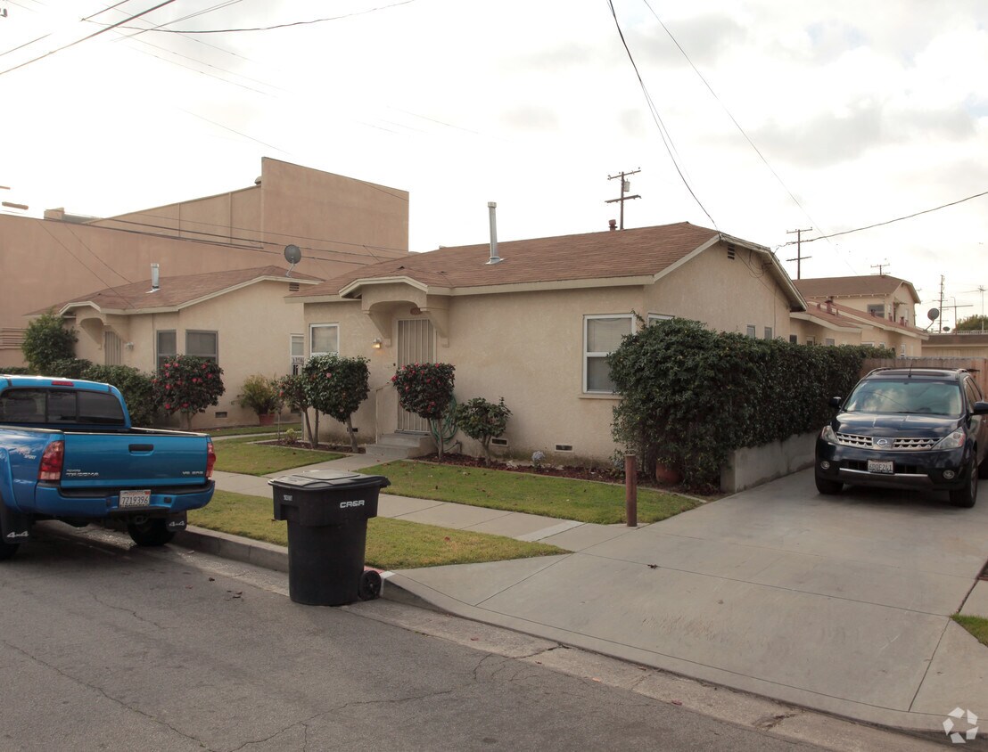 Foto del edificio - 9742-9748 Walnut St