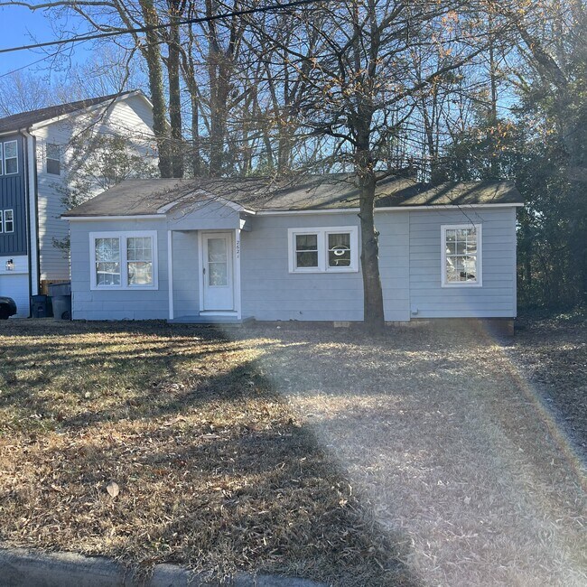 Building Photo - 2621 Dr Carver Rd