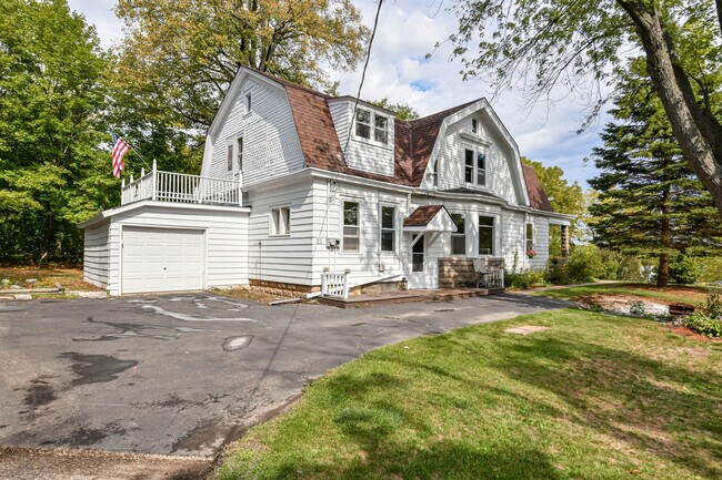 Building Photo - 112 Ellenbecker Rd