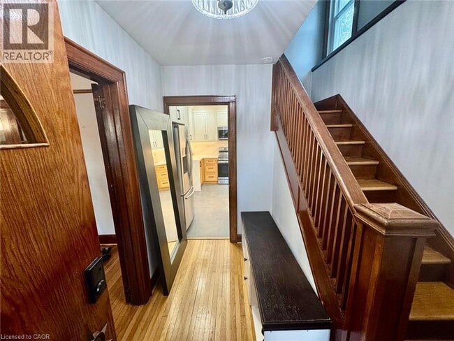 Photo du bâtiment - 74 E 15th St