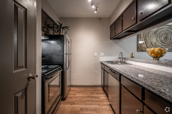 2BR, 1.5BA - 920SF - Pine Forest Place