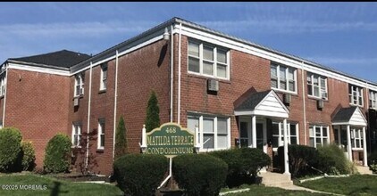 Building Photo - 468 2nd Ave