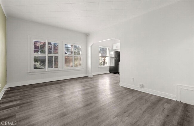 Foto del edificio - 2121 James M Wood Blvd