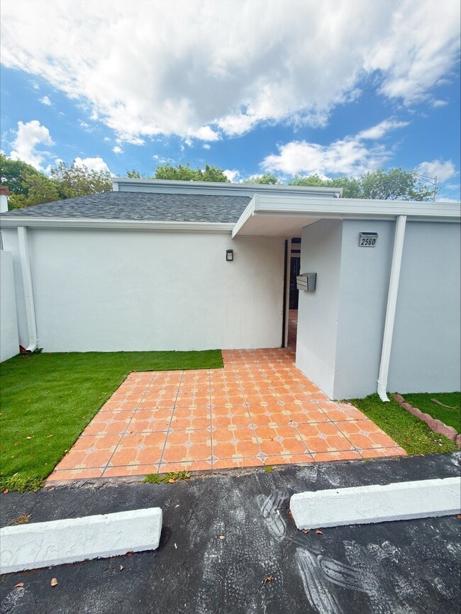 Foto del edificio - 2560 SW 122nd Ct