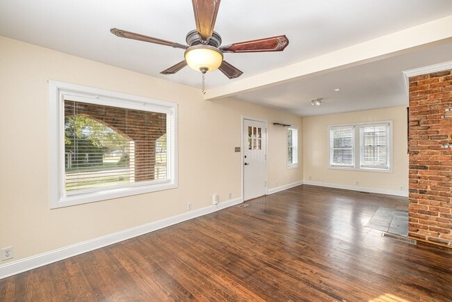 Foto del edificio - 4 Bedroom  Now Available!