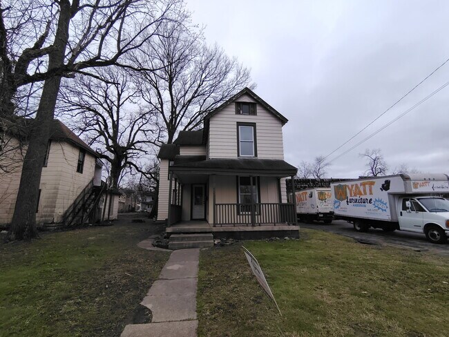 Foto del edificio - 925 W 5th St