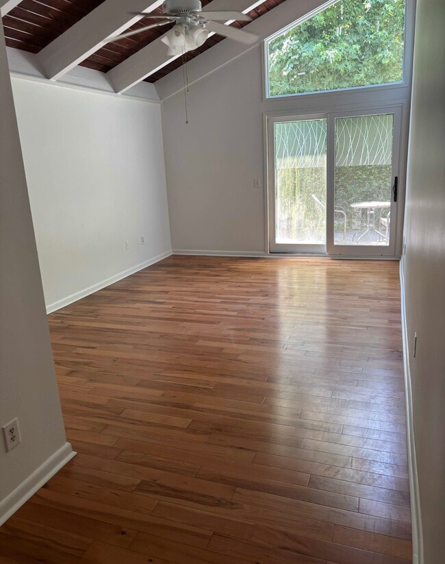 Building Photo - 20 Indigo Ln