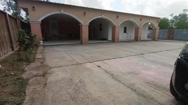 Foto del edificio - 1611 De Soto St