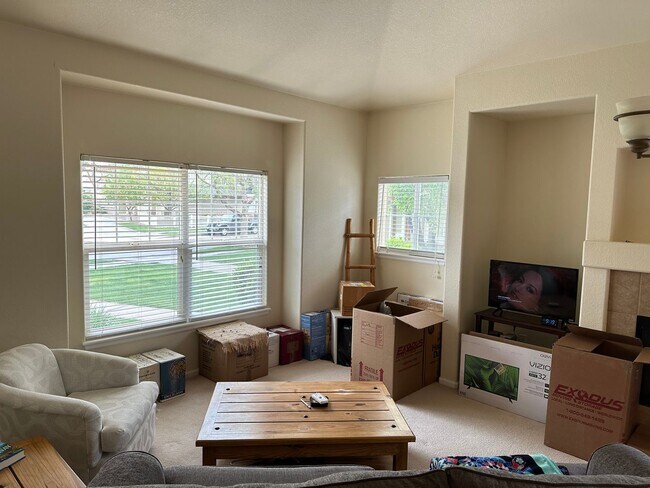 Building Photo - 2BD 2Bath Ranch Style Townhouse