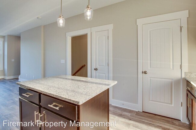 Building Photo - 2 br, 2.5 bath House - 205 Harper Landing