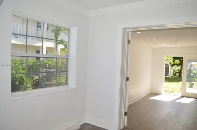 Building Photo - 000 Taft St