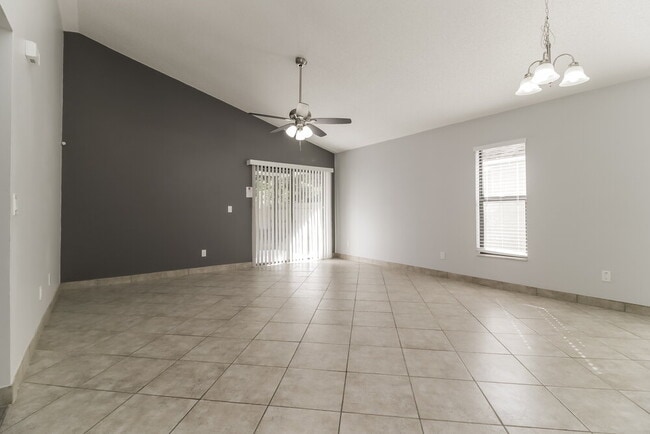 Building Photo - 9782 Piney Point Cir