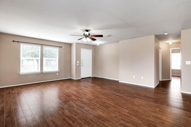 Building Photo - ***APPLICATION CURRENTLY UNDER REVIEW***Mo...